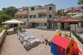 Apartments Lovorka